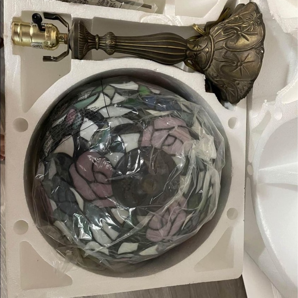 Tiffany Table Lamp. Never used.